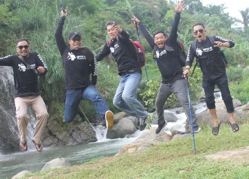 Mari Trekking Seru Bersama Kami! Ajak Teman-Temanmu Sekarang ya!