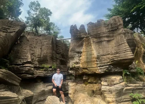 Nikmati petualangan trekking yang seru bersama kami! Yuk explore destinasi wisata terbaik bersama kami sekarang!